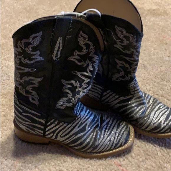 Size 12 GIRLS ROPERS!👀 - Picture 1 of 3